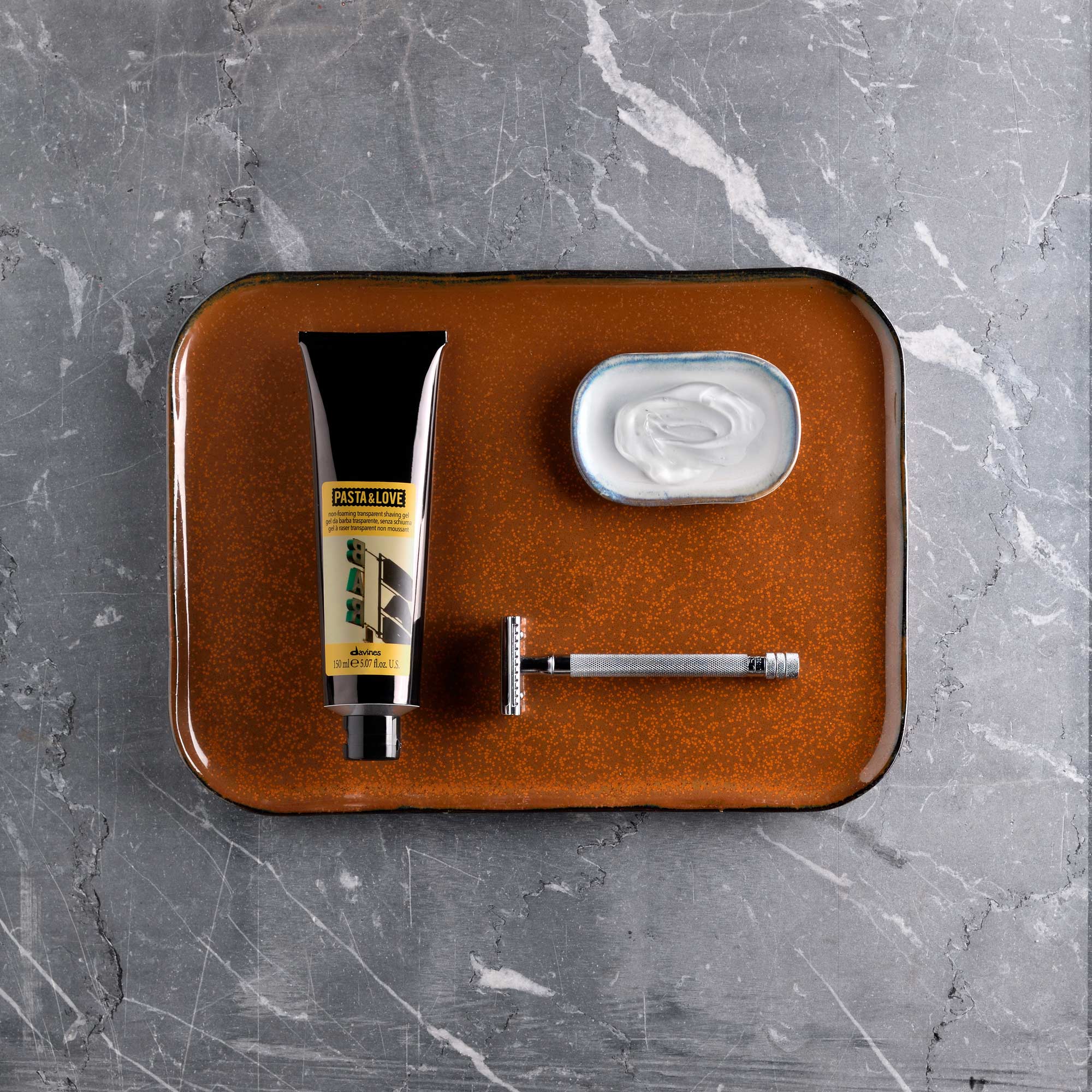 Transparent Shaving Gel 150ml Delikat og beroligende shaving gel med en gjennomsiktig tekstur for barbering av presisjonslinjer Davines